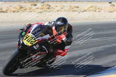 media/Jan-10-2025-CVMA Friday Practice (Fri) [[489e0da257]]/Group 4 and Trackday/Session 2 (Turn 4 Inside)/